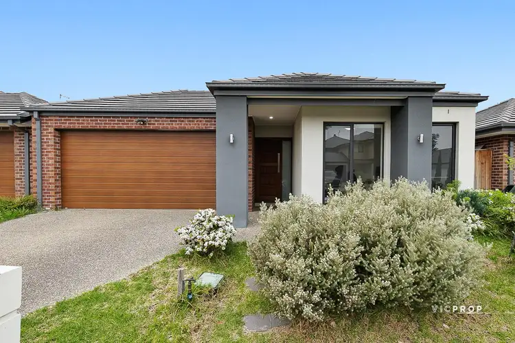 13 Peters Way, Williams Landing VIC 3027