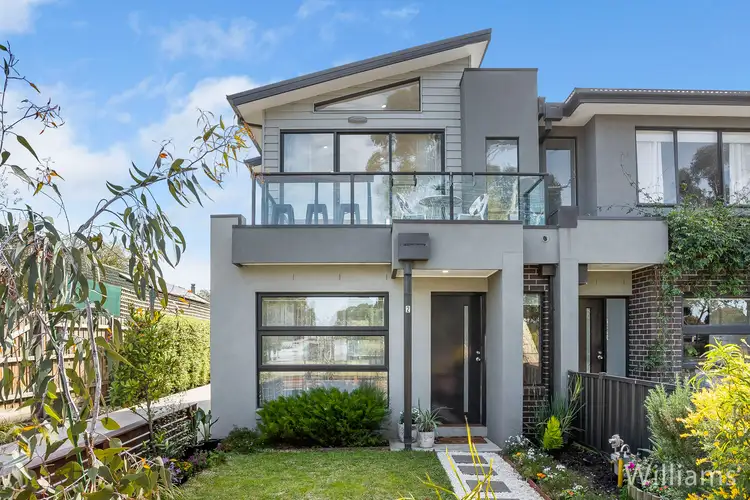2/4 Truman Street, South Kingsville VIC 3015