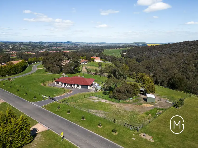 111 Dolomite Rise, Hidden Valley VIC 3756