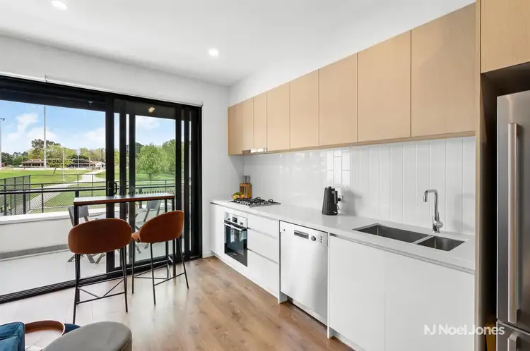10/1 Iris Crescent, Boronia VIC 3155