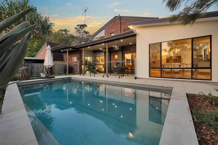 17 Wirra Street, Chapel Hill QLD 4069