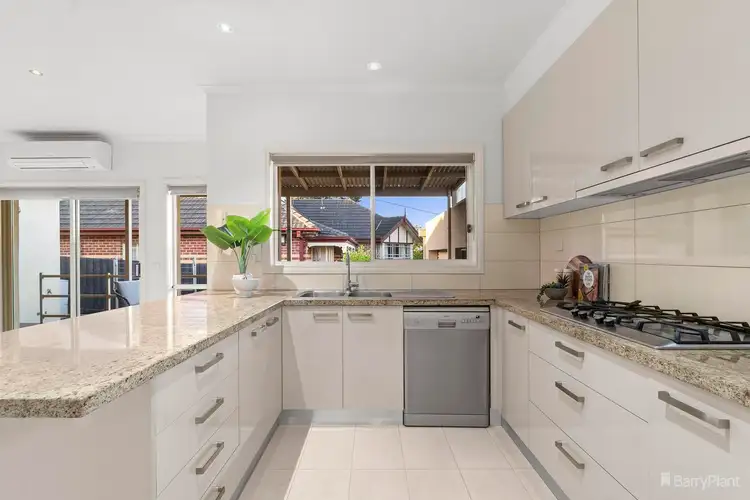 Fifth view of Homely unit listing, 2/33 Carrathool Street, Bulleen VIC 3105