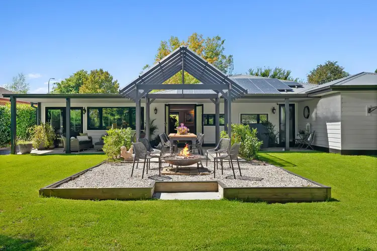 10 Linden Way, Bowral NSW 2576