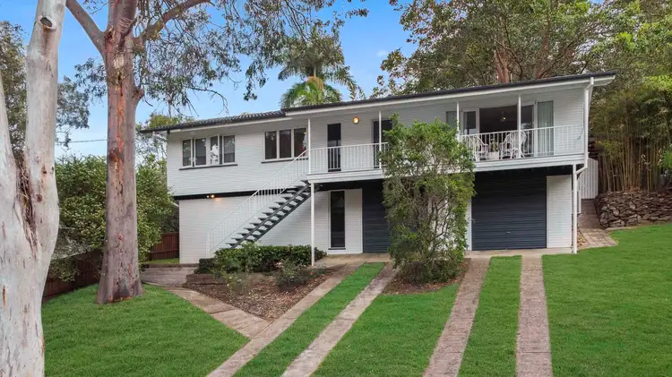 16 Kewarra Street, Kenmore QLD 4069