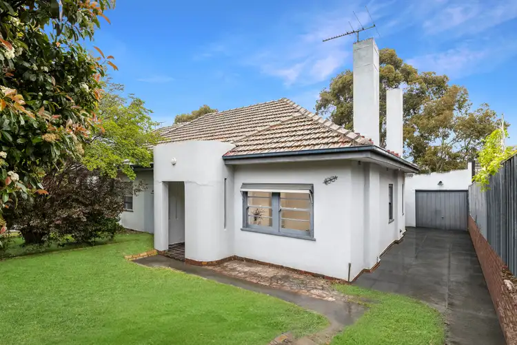 100 Valley Parade, Glen Iris VIC 3146