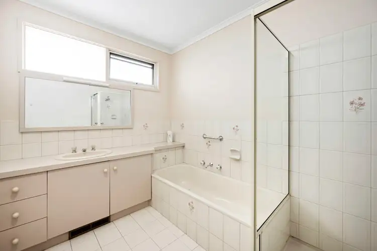 Fifth view of Homely villa listing, 1/38 Emma Street, Caulfield South VIC 3162