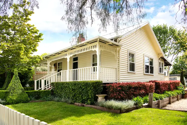 18 Spa Avenue