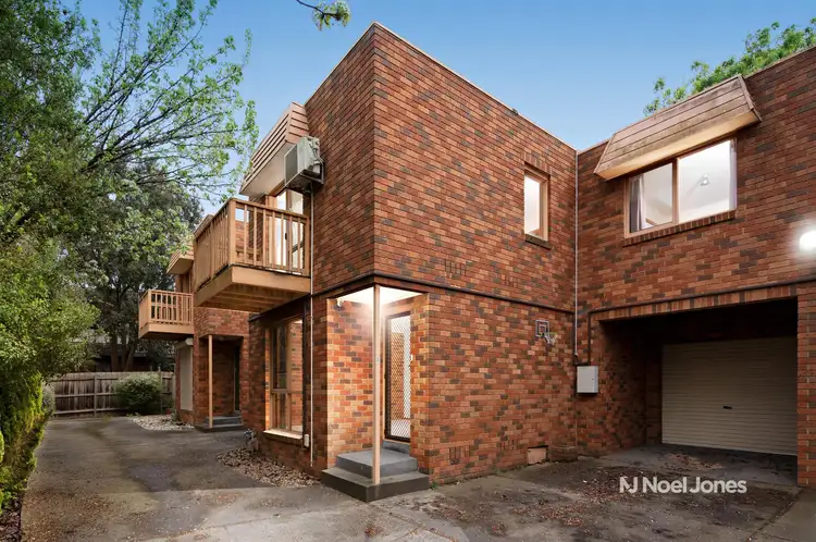 2/18 Station Street, Blackburn VIC 3130