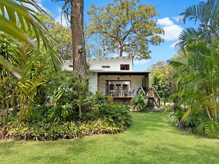 23 Noon Muckle Street, Macleay Island QLD 4184