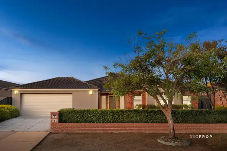 3 Buckmaster Grange, Point Cook VIC 3030