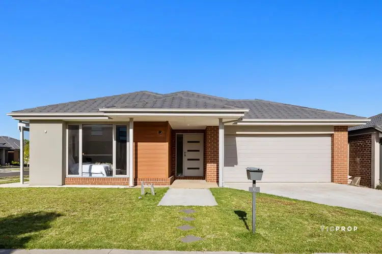 Main view of Homely house listing, 6 Yallaroo Chase, Werribee VIC 3030