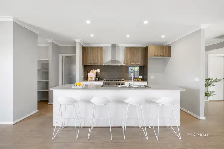 Fifth view of Homely house listing, 6 Yallaroo Chase, Werribee VIC 3030