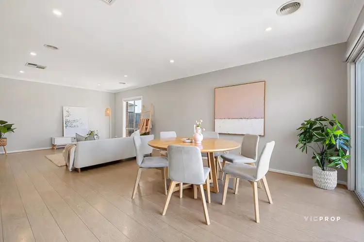 Sixth view of Homely house listing, 6 Yallaroo Chase, Werribee VIC 3030