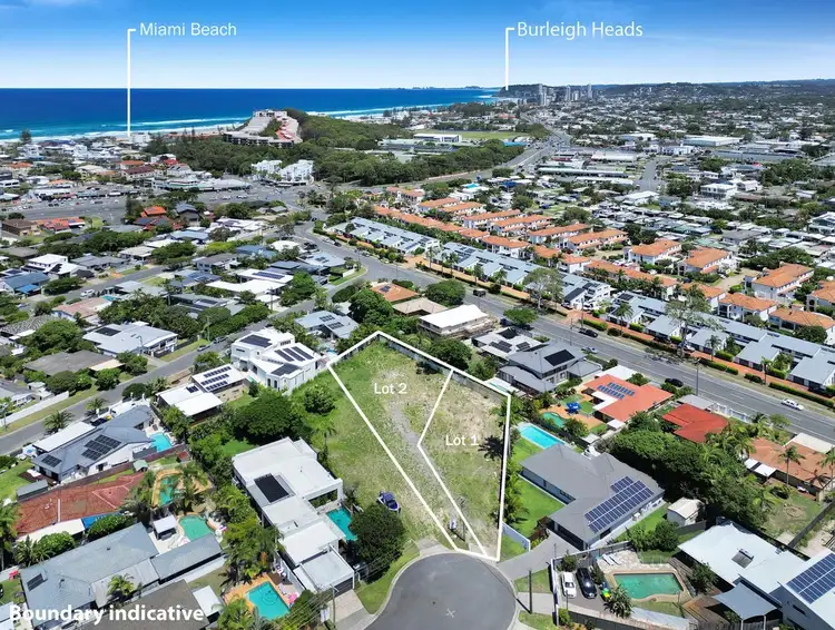 8 Anchor Court, Mermaid Waters QLD 4218