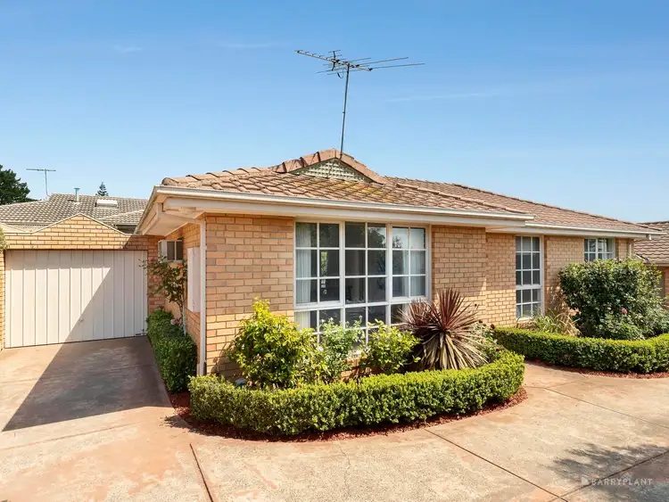 Main view of Homely unit listing, 2/11 Dehnert Street, Doncaster East VIC 3109