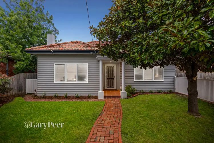 1/4 Eleebana Avenue, Hughesdale VIC 3166