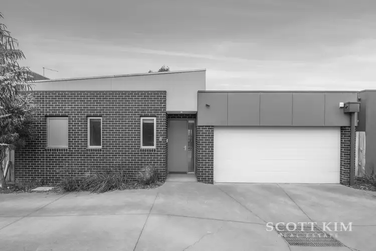 2/12 Leon Avenue, Rosebud VIC 3939