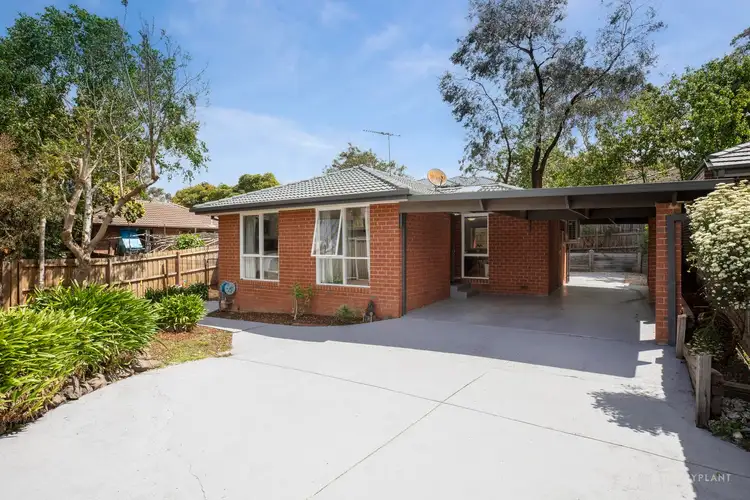 Main view of Homely unit listing, 2/11 Woodside Avenue, Ringwood VIC 3134