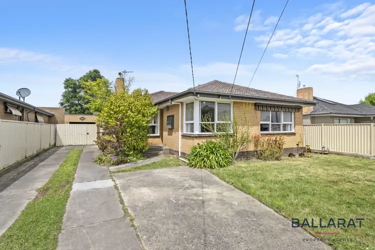 43 Stamford Street, Wendouree VIC 3355
