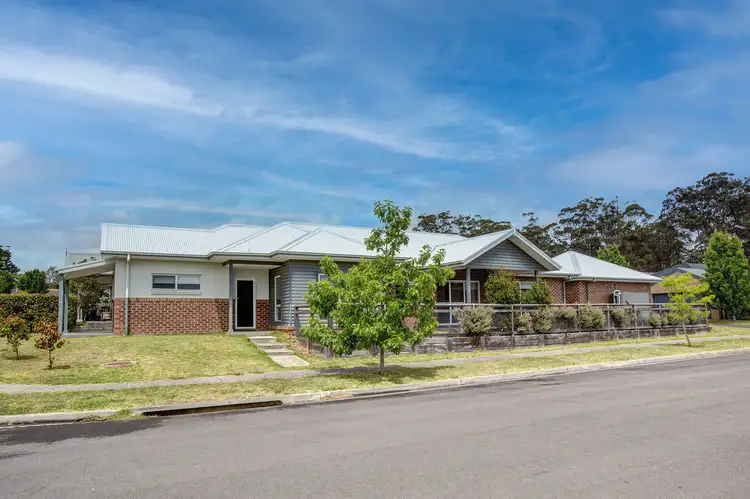 32 De Lauret Street, Renwick NSW 2575