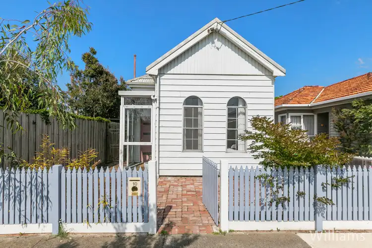 10 Irving Street, Newport VIC 3015