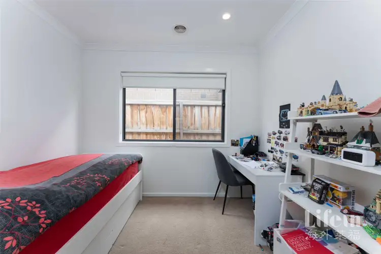 Sixth view of Homely house listing, 5 Giselle Circuit, Greenvale VIC 3059