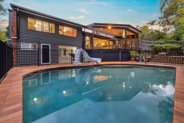 9 Chantilly Street, Chapel Hill QLD 4069