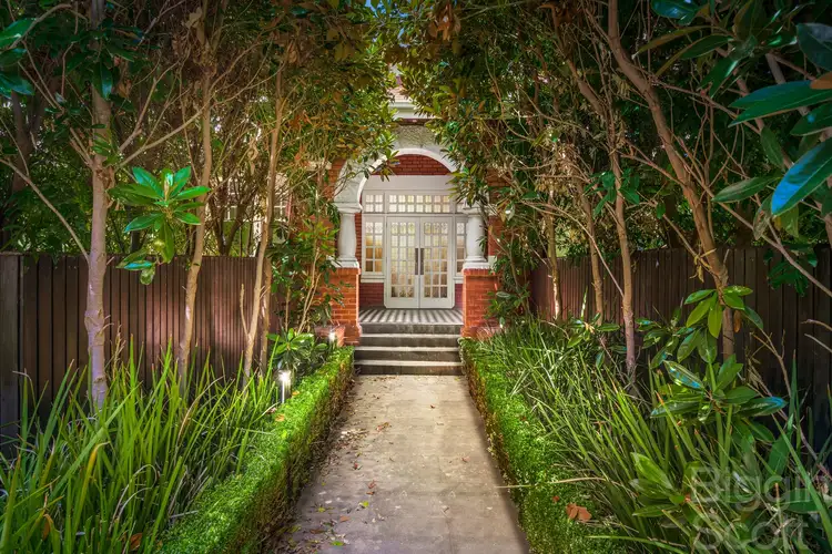 10/17 Robe Street, St Kilda VIC 3182