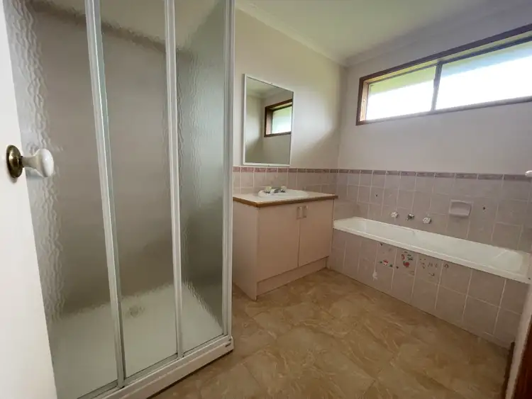 Fifth view of Homely house listing, 35 BERNBOROUGH Avenue, Cranbourne West VIC 3977