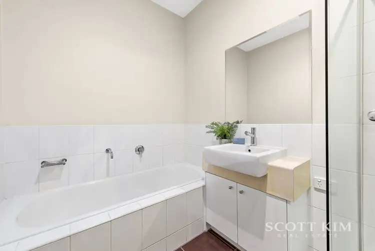 Sixth view of Homely unit listing, 2/28 Darbyshire Road, Mount Waverley VIC 3149