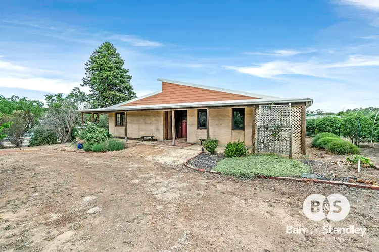 9 Six Mile Road, Dinninup WA 6244