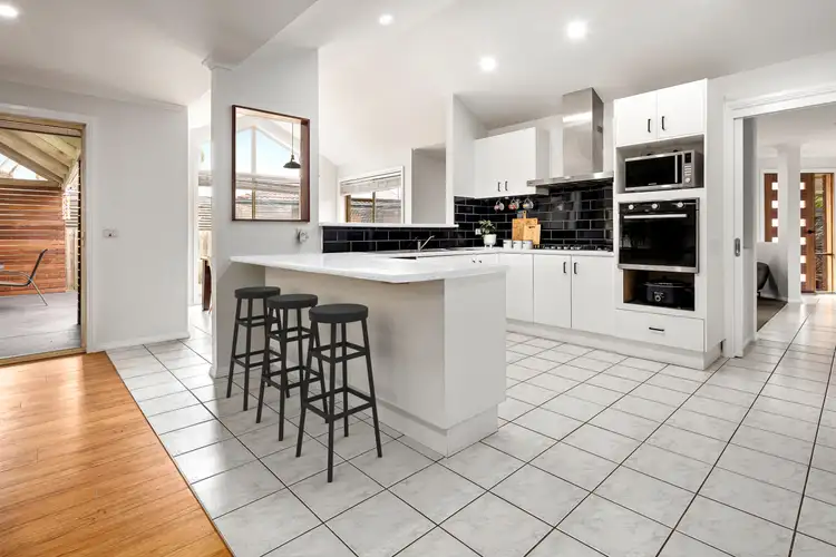 Fifth view of Homely house listing, 5 Julie Court, Langwarrin VIC 3910