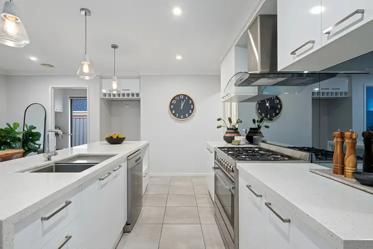 Fourth view of Homely house listing, 98 Lawson Circuit, Lavington NSW 2641