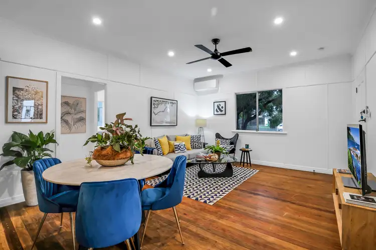 137 South Station Road, Silkstone QLD 4304