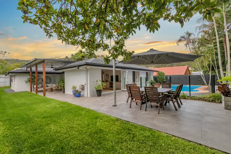 11 Tangmere Street, Chapel Hill QLD 4069