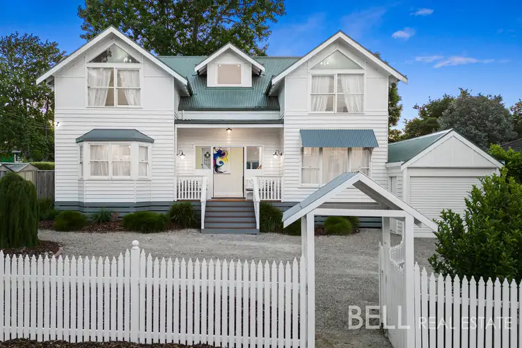 8 Stradbroke Road, Montrose VIC 3765