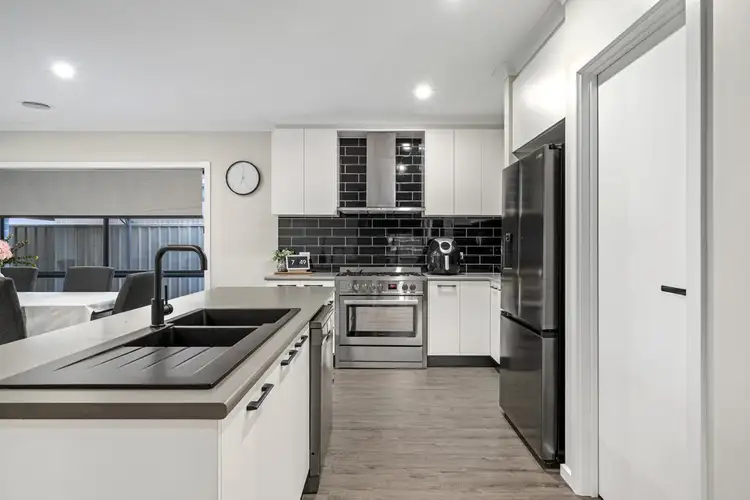 Third view of Homely house listing, 29 Dirrinan Court, Wirlinga NSW 2640