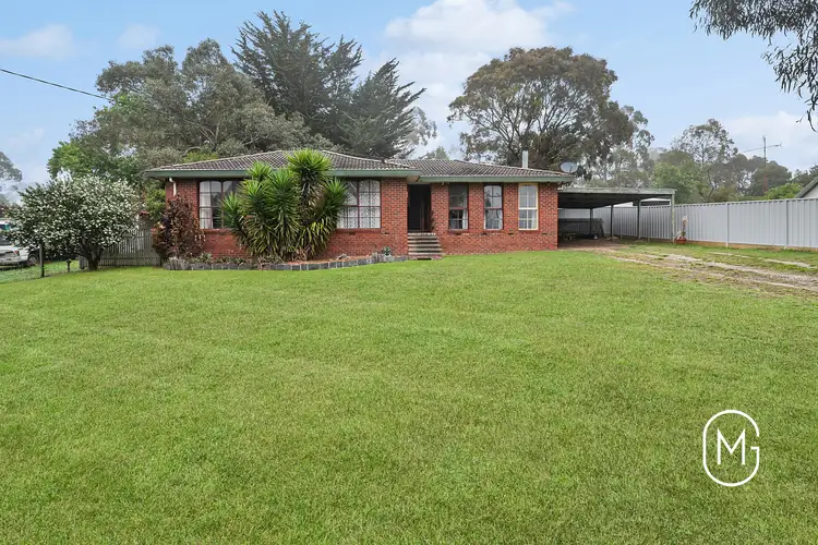 35 Dry Creek Crescent, Wandong VIC 3758