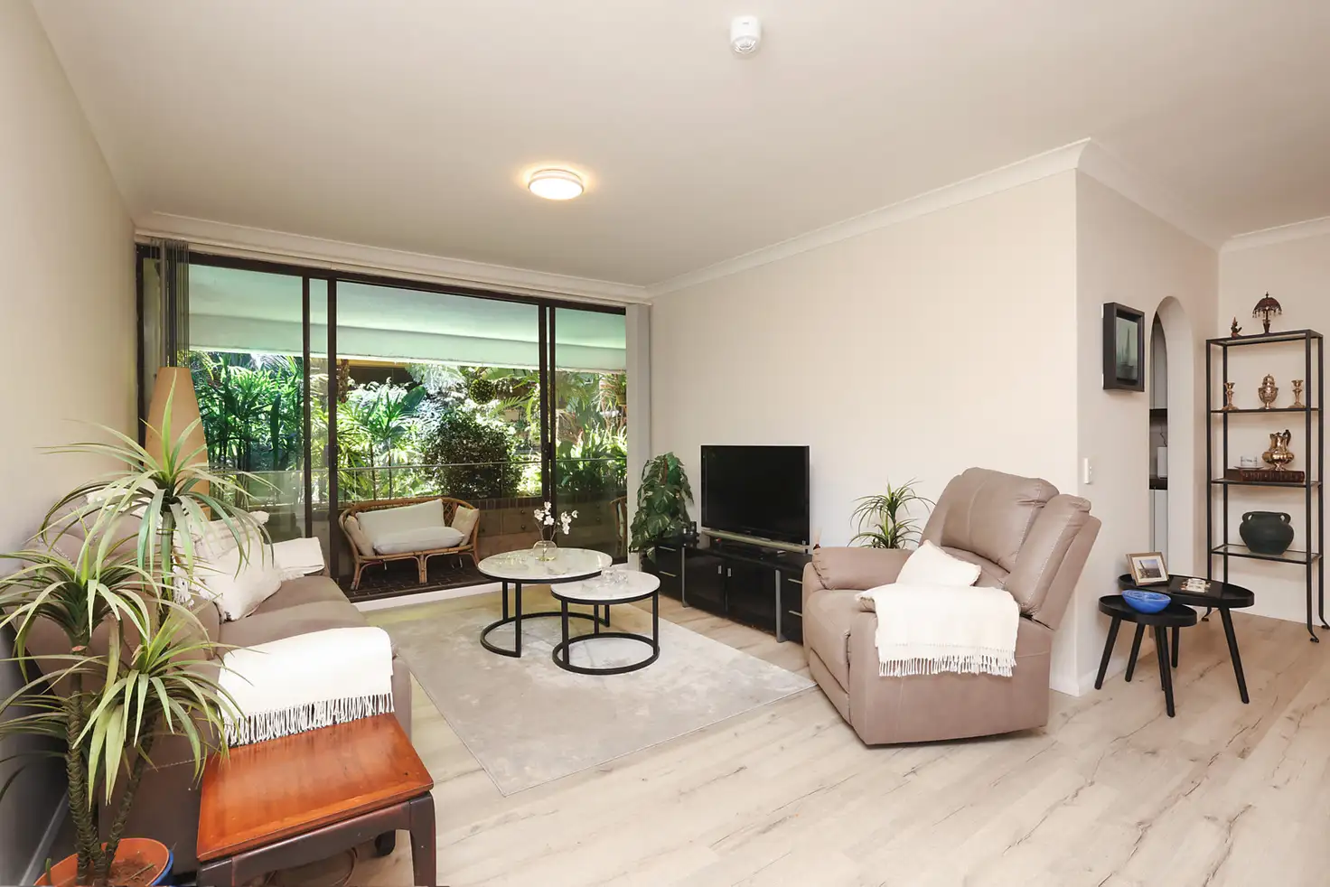 Main view of Homely apartment listing, 15/100 Queenscliff Road, Queenscliff NSW 2096