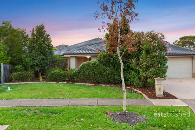 9 Half Moon Terrace, Sanctuary Lakes VIC 3030