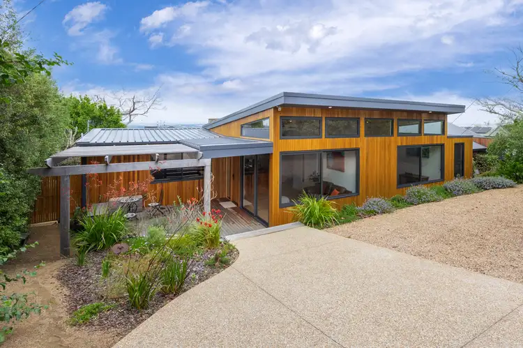 16 Brighton Crescent, Mount Eliza VIC 3930