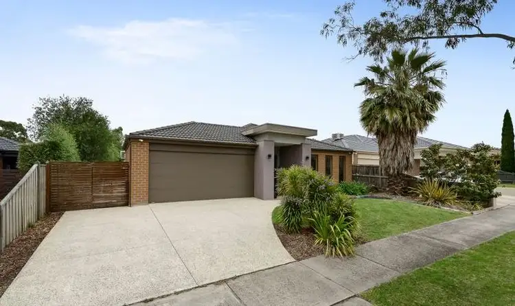 11 Yammerbook Way, Cranbourne East VIC 3977