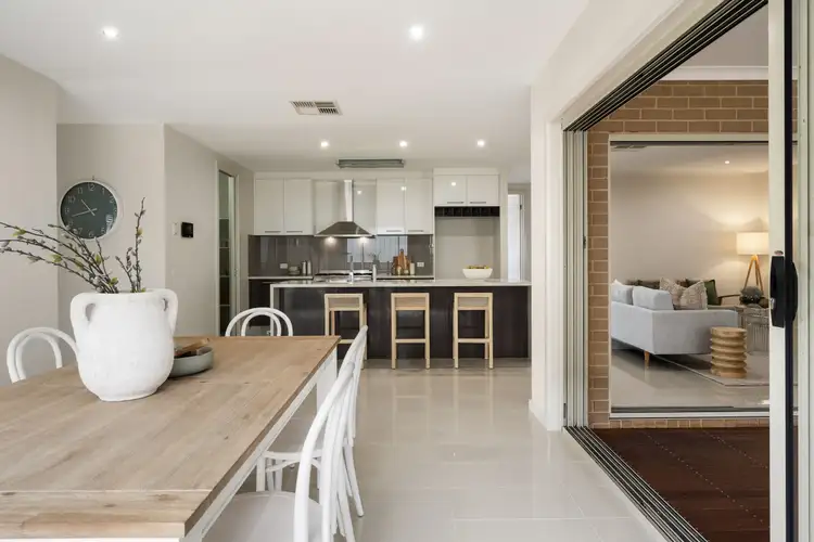 10 Dempster Place, Leneva VIC 3691