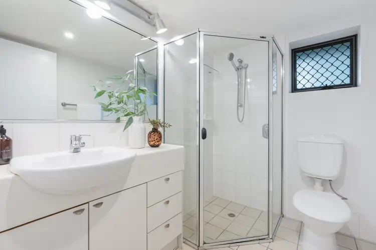 Sixth view of Homely unit listing, 17/7 Landsborough Terrace, Toowong QLD 4066