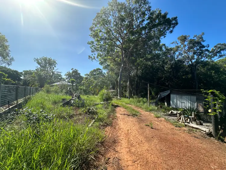 3 Rhodes Street, Macleay Island QLD 4184