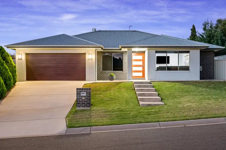 12 Whitton Drive, Thurgoona NSW 2640