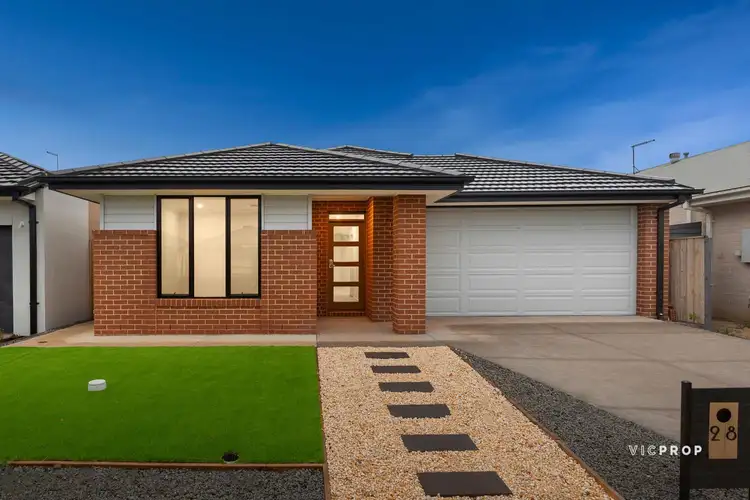 28 Ruthven Way, Mambourin VIC 3024