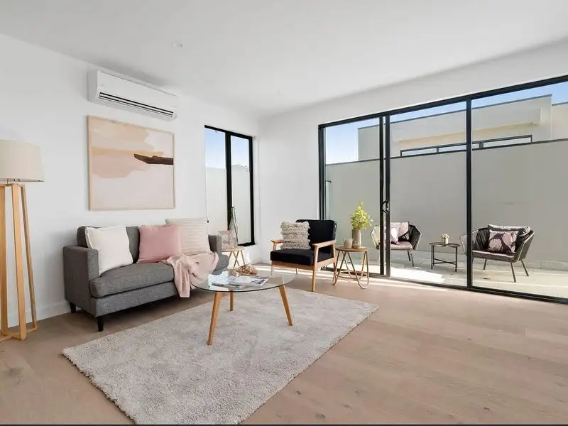 Main view of Homely townhouse listing, 2/450 Station Street, Bonbeach VIC 3196