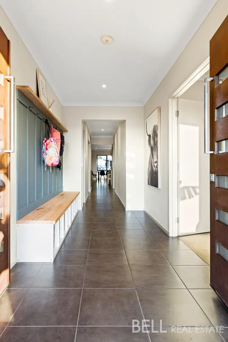 Second view of Homely house listing, 39 Tiverton Circuit, Mooroolbark VIC 3138