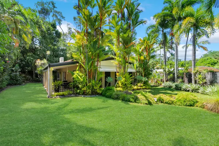 9 Talpa Close, Palm Cove QLD 4879